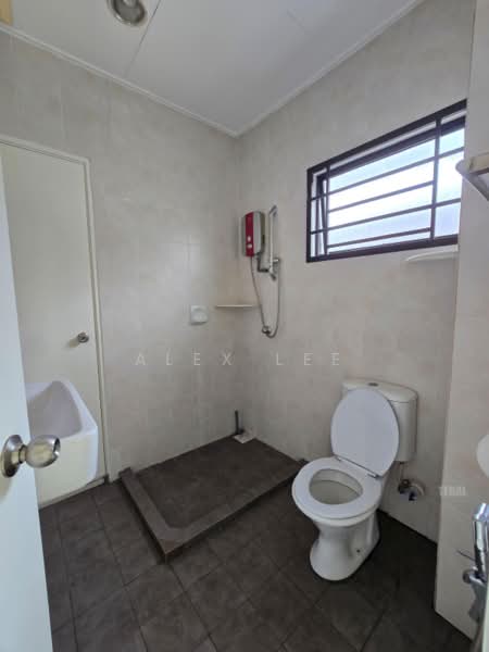 Rumah Teres untuk Dijual di Bandar Puteri Klang (Klang) - Alex Lee - Bathroom - PropertyGuru.com.my