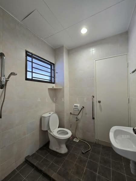 Rumah Teres untuk Dijual di Bandar Puteri Klang (Klang) - Alex Lee - Bathroom - PropertyGuru.com.my