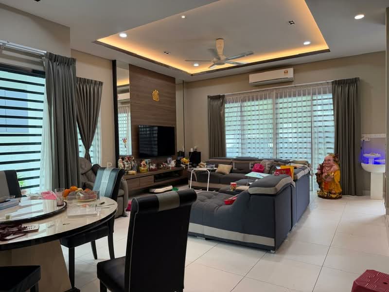 Semi-Detached House for Sale in Sunway Cassia (Batu Maung) - Pei Pei Lee - Living Room - PropertyGuru.com.my