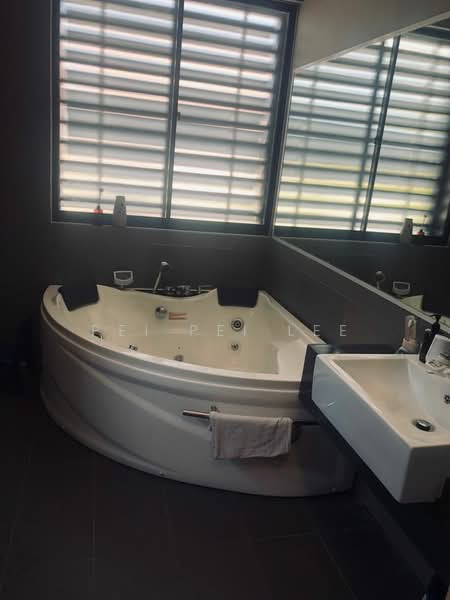 Semi-Detached House for Sale in Sunway Cassia (Batu Maung) - Pei Pei Lee - Bathroom - PropertyGuru.com.my