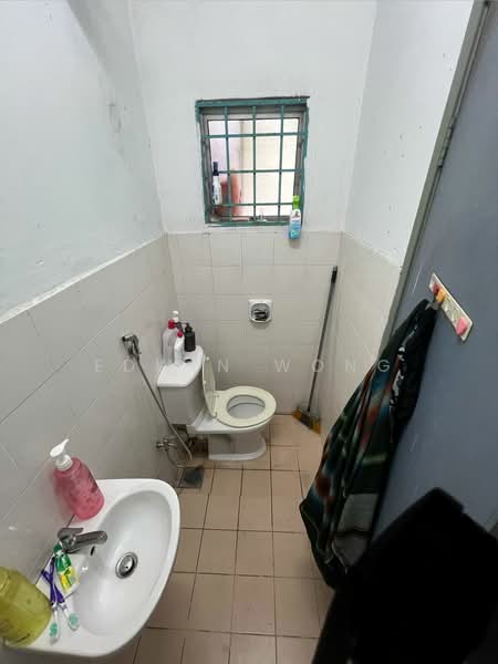 Condominium for Sale at Indah Condominium - Edwin Wong - Bathroom - PropertyGuru.com.my