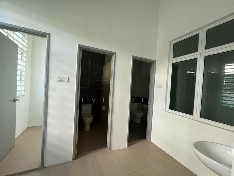 2-storey Terraced House for Sale in Taman Genting Emas (Balik Pulau) - Calvin Keoh - Bathroom - PropertyGuru.com.my