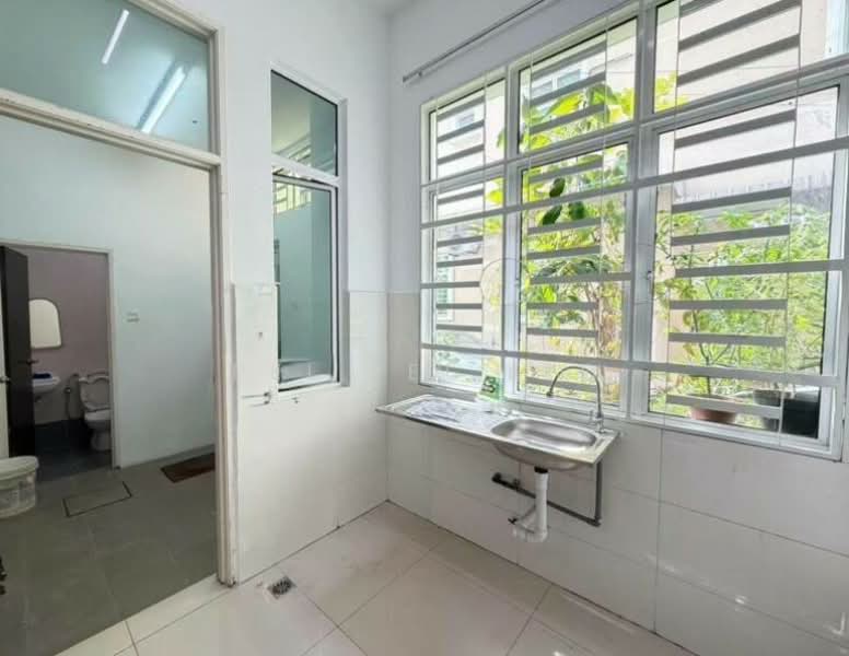Rumah Teres 3 Tingkat untuk Dijual di Jelutong (Penang) - Pei Pei Lee - Kitchen - PropertyGuru.com.my