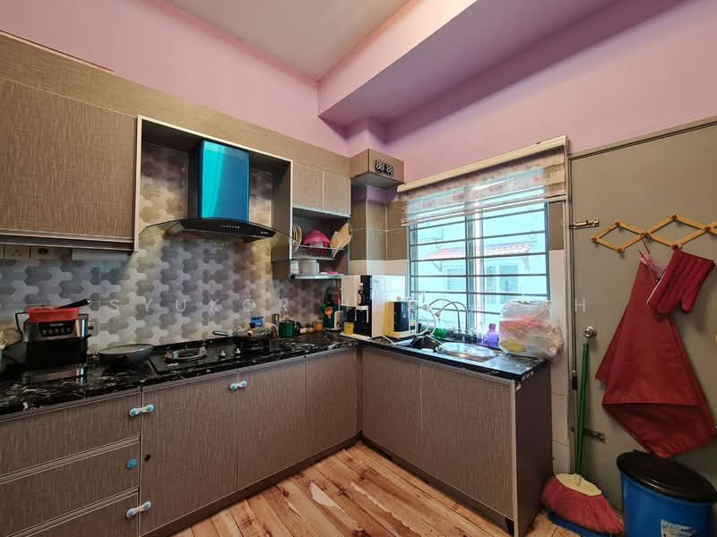 Townhouse for Sale in Kuala Selangor (Selangor) - Syukor Hartanah - Kitchen - PropertyGuru.com.my