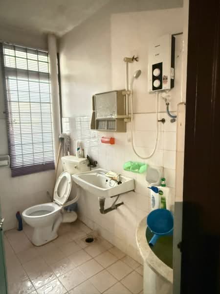 2-storey Terraced House for Sale in Taman Sppk (Ipoh) - Nicole Ling - Bathroom - PropertyGuru.com.my