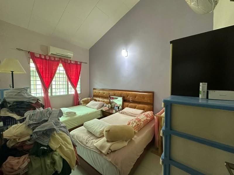 2-storey Terraced House for Sale in Taman Pekaka (Sungai Dua) - Xinnee . - Bedroom - PropertyGuru.com.my