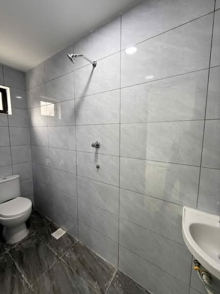 Semi-Detached House for Sale in Taman Bunga Ros (Tebrau) - Pauline Ng - Bathroom - PropertyGuru.com.my