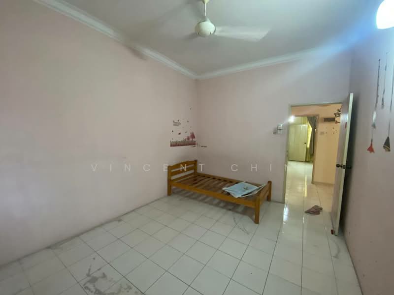 2-storey Terraced House for Sale in Taman Anda (Ipoh) - Vincent Chin - Bedroom - PropertyGuru.com.my