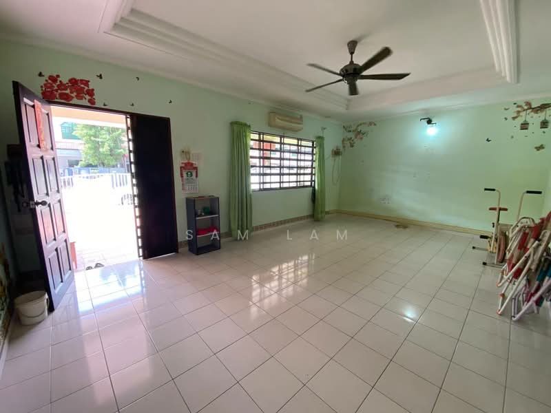 Rumah Teres 2 Tingkat untuk Dijual di Taman Anda (Ipoh) - Sam Lam - Living Room - PropertyGuru.com.my