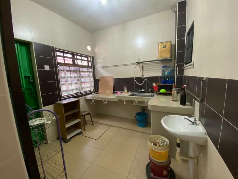 Rumah Teres 2 Tingkat untuk Dijual di Taman Anda (Ipoh) - Sam Lam - Kitchen - PropertyGuru.com.my