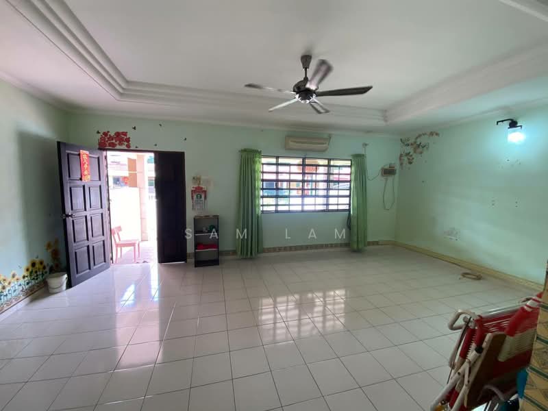 Rumah Teres 2 Tingkat untuk Dijual di Taman Anda (Ipoh) - Sam Lam - Living Room - PropertyGuru.com.my