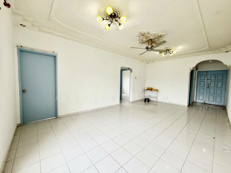 Apartment for Sale at Pangsapuri Mawar Sari - Azli Ibrahim - Living Room - PropertyGuru.com.my