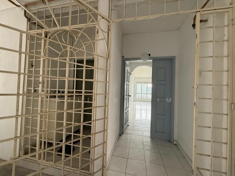Apartment for Sale at Pangsapuri Mawar Sari - Azli Ibrahim - Corridor - PropertyGuru.com.my