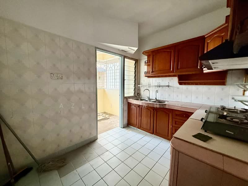Apartment for Sale at Pangsapuri Mawar Sari - Azli Ibrahim - Kitchen - PropertyGuru.com.my