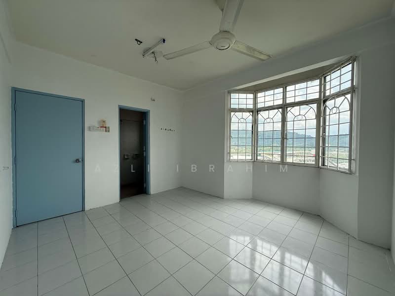 Apartment for Sale at Pangsapuri Mawar Sari - Azli Ibrahim - Living Room - PropertyGuru.com.my