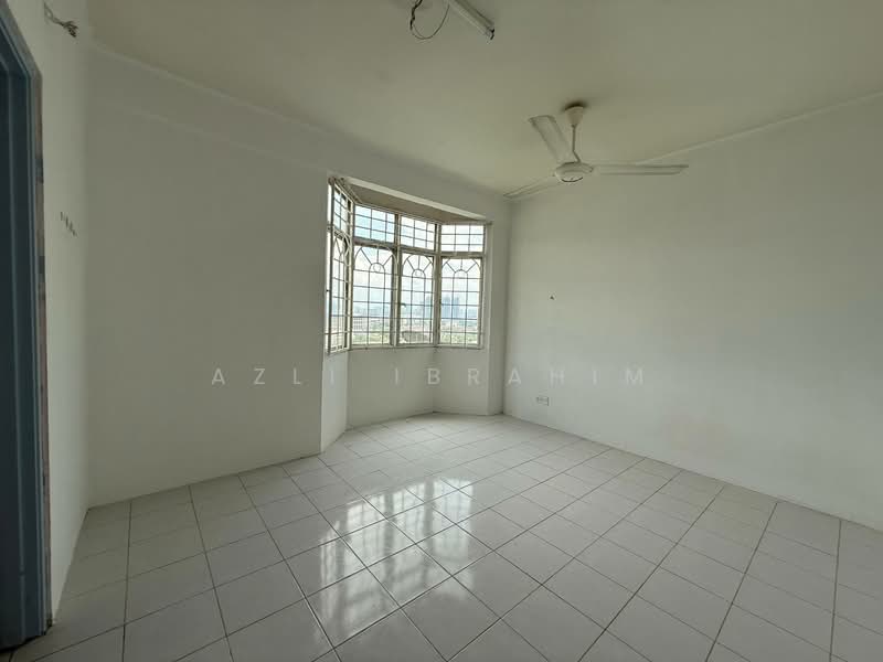Apartment for Sale at Pangsapuri Mawar Sari - Azli Ibrahim - Living Room - PropertyGuru.com.my