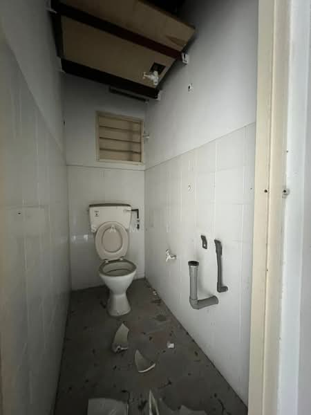 Rumah Flat untuk Dijual di Panorama Lapangan Perdana - Sam Lam - Bathroom - PropertyGuru.com.my