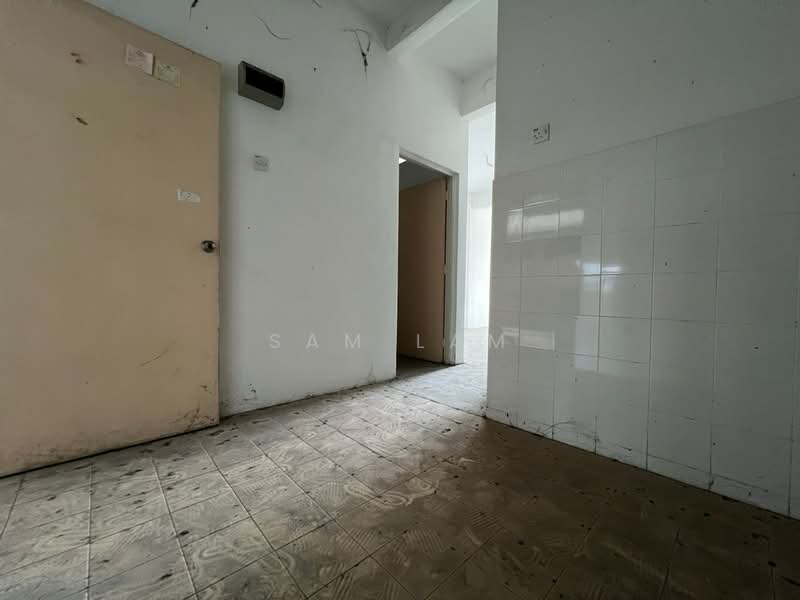 Rumah Flat untuk Dijual di Panorama Lapangan Perdana - Sam Lam - Interior - PropertyGuru.com.my