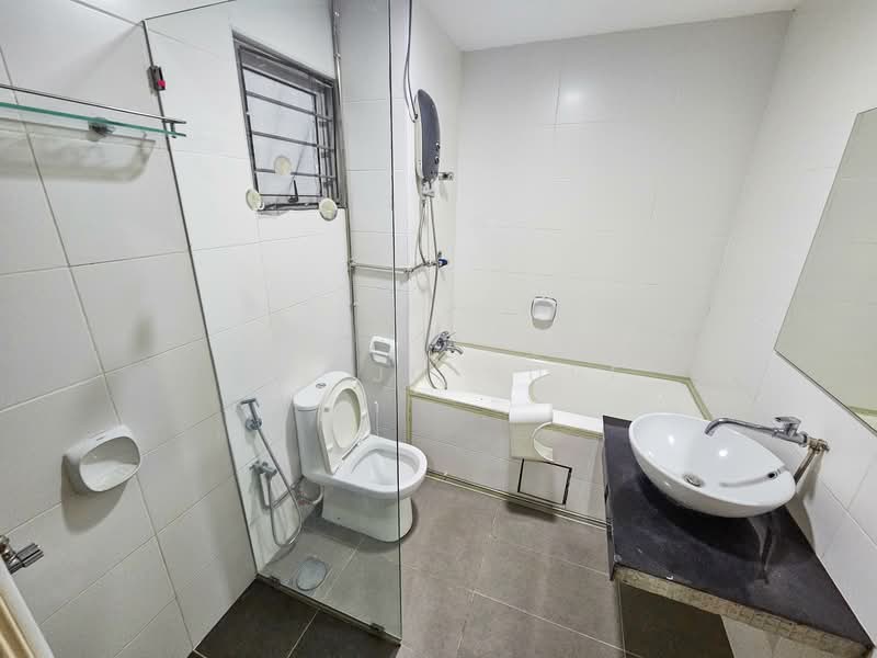 Kondominium untuk Dijual di Subang Parkhomes - Lee Jo Surf - Bathroom - PropertyGuru.com.my