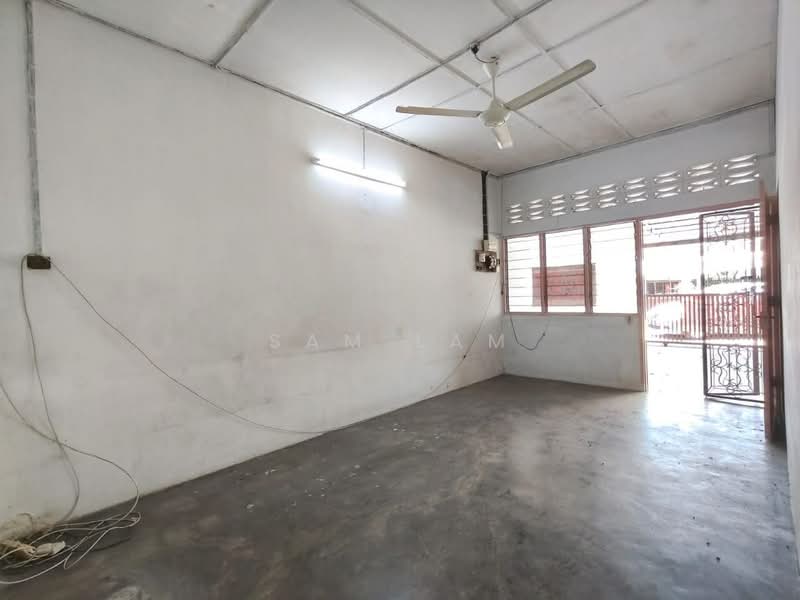1-storey Terraced House for Sale in Taman Heawood (Sungai Siput) - Sam Lam - Interior - PropertyGuru.com.my