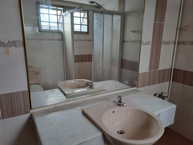 Kondominium untuk Dijual di Angkupuri Condominium - Joseph Ling - Bathroom - PropertyGuru.com.my