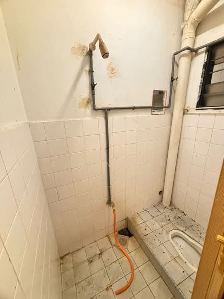 Rumah Teres 2 Tingkat untuk Dijual di Bandar Country Homes (Rawang) - Elwin Mah - Bathroom - PropertyGuru.com.my