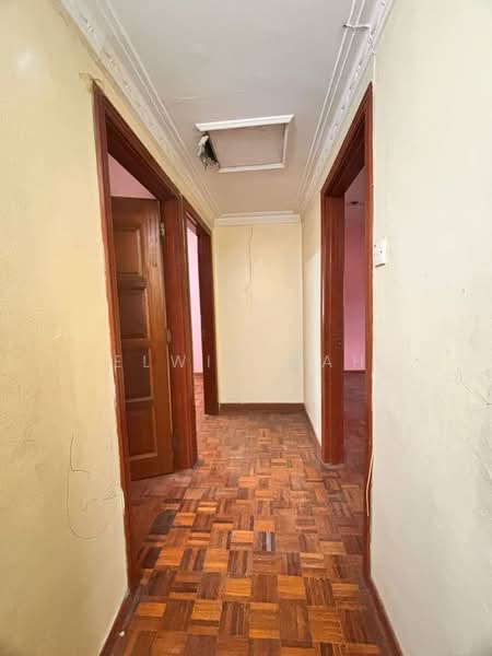Rumah Teres 2 Tingkat untuk Dijual di Bandar Country Homes (Rawang) - Elwin Mah - Corridor - PropertyGuru.com.my