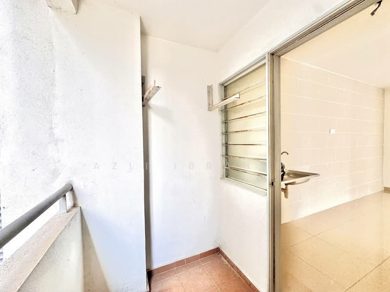 Kondominium untuk Dijual di Astana Lumayan - Azli Ibrahim - Balcony - PropertyGuru.com.my