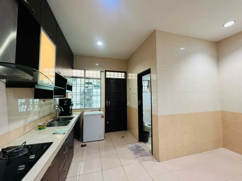 Rumah Teres 2 Tingkat untuk Disewa di Bandar Bukit Tinggi (Klang) - Hazirah Affendi - Kitchen - PropertyGuru.com.my