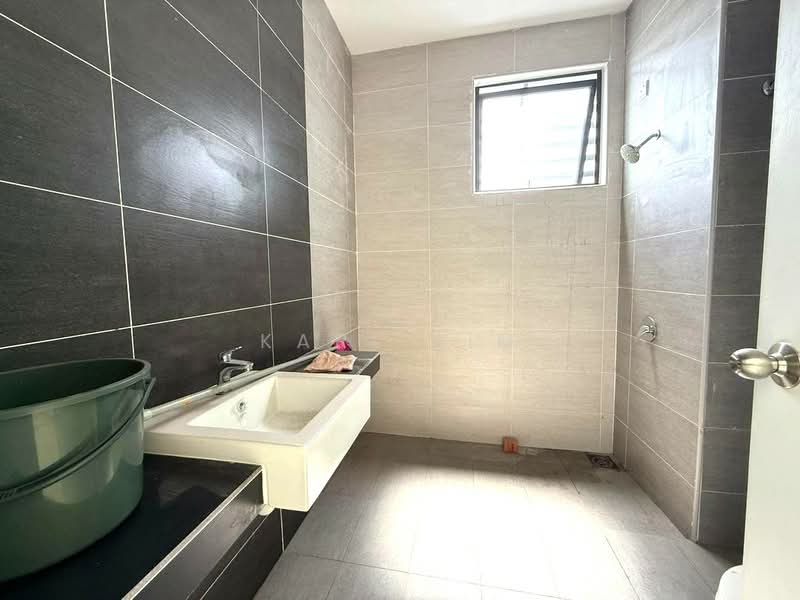 Rumah Teres 2 Tingkat untuk Dijual di Taman Sutera Utama (Skudai) - Karl Lim - Bathroom - PropertyGuru.com.my