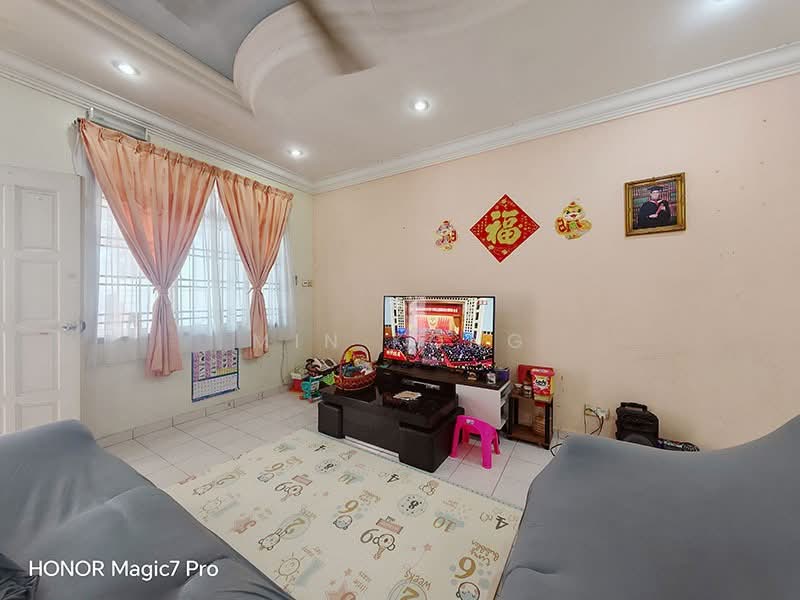 2-storey Terraced House for Sale in Taman Setia Indah (Tebrau) - Min Kong - Living Room - PropertyGuru.com.my