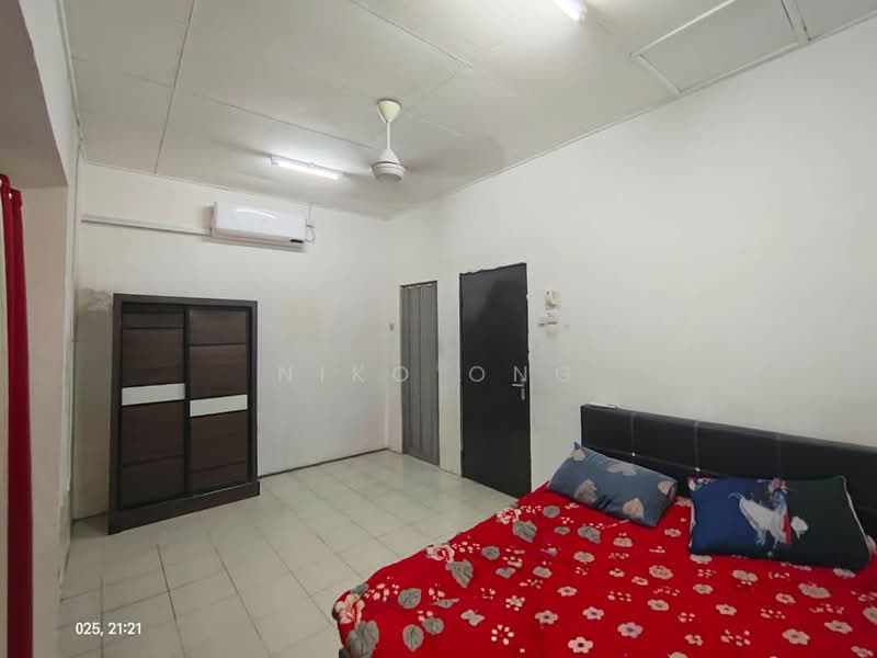 2-storey Terraced House for Sale in Taman Scientex Pasir Gudang (Pasir Gudang) - Niko Ong - Bedroom - PropertyGuru.com.my