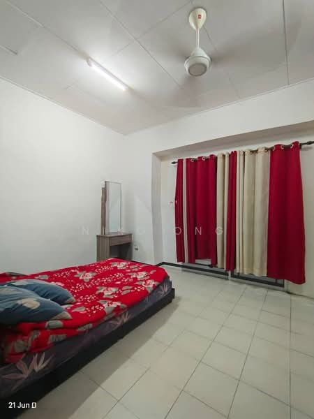 2-storey Terraced House for Sale in Taman Scientex Pasir Gudang (Pasir Gudang) - Niko Ong - Bedroom - PropertyGuru.com.my