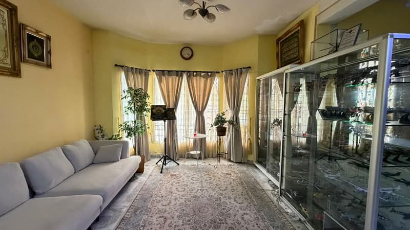 2-storey Terraced House for Sale in Seksyen 5 Wangsa Maju (Wangsa Maju) - Ahmad Faiz - Living Room - PropertyGuru.com.my
