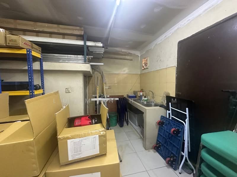 Shop for Sale in Bandar Saujana Putra (Tanjong Duabelas) - Lukman Hakim - PropertyGuru.com.my