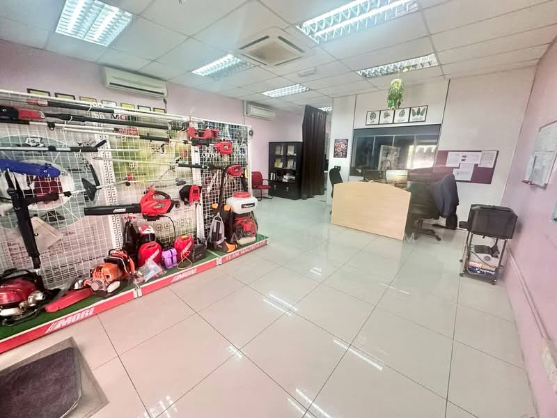 Shop for Sale in Bandar Saujana Putra (Tanjong Duabelas) - Lukman Hakim - PropertyGuru.com.my