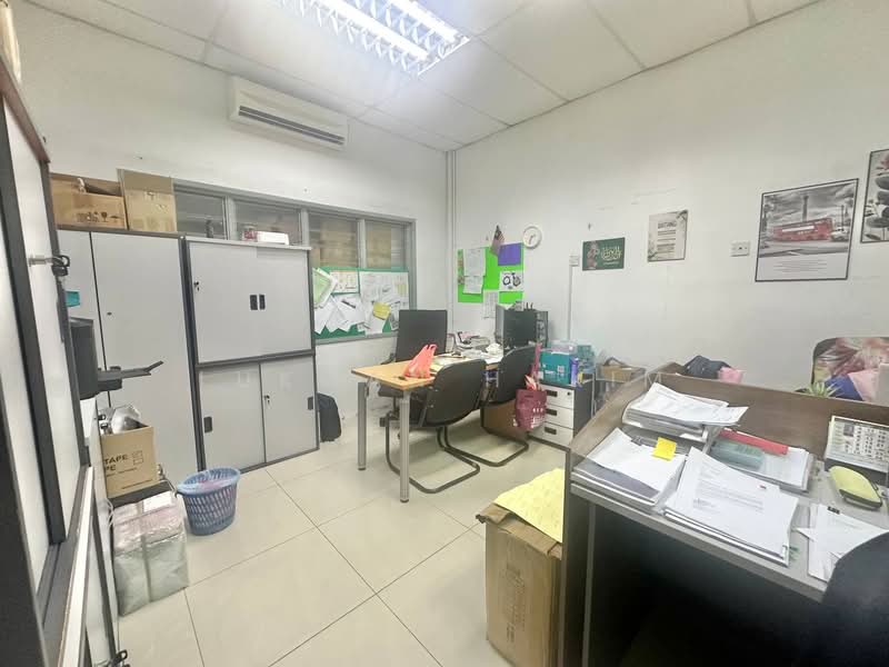 Shop for Sale in Bandar Saujana Putra (Tanjong Duabelas) - Lukman Hakim - PropertyGuru.com.my