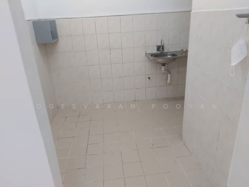 Pangsapuri untuk Disewa di Tropika Apartment - Yogesvaran Poovan - Bathroom - PropertyGuru.com.my