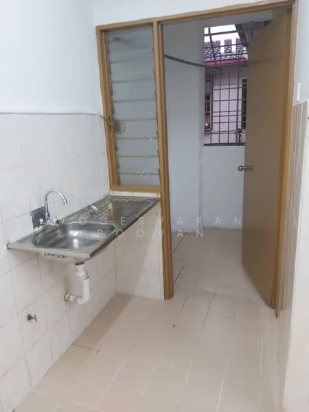 Pangsapuri untuk Disewa di Tropika Apartment - Yogesvaran Poovan - Kitchen - PropertyGuru.com.my