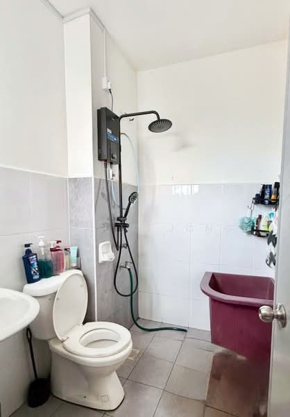 Semi-Detached House for Sale in Mutiara Rini (Skudai) - Janlly Jong - Bathroom - PropertyGuru.com.my