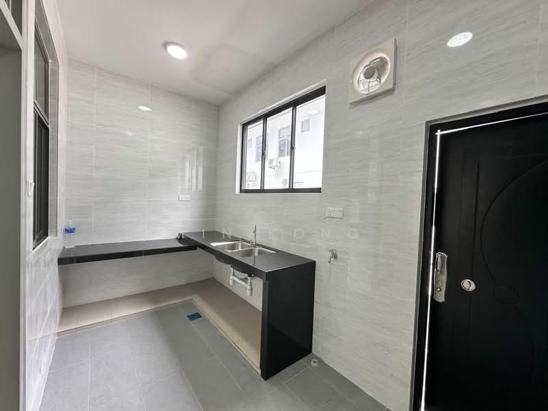 Terraced House for Rent in Taman Mutiara Rini (Skudai) - Min Kong - Kitchen - PropertyGuru.com.my