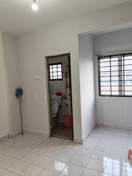 Apartment for Sale at Plaza Sinar Apartment - Michelle Yun - Bathroom - PropertyGuru.com.my