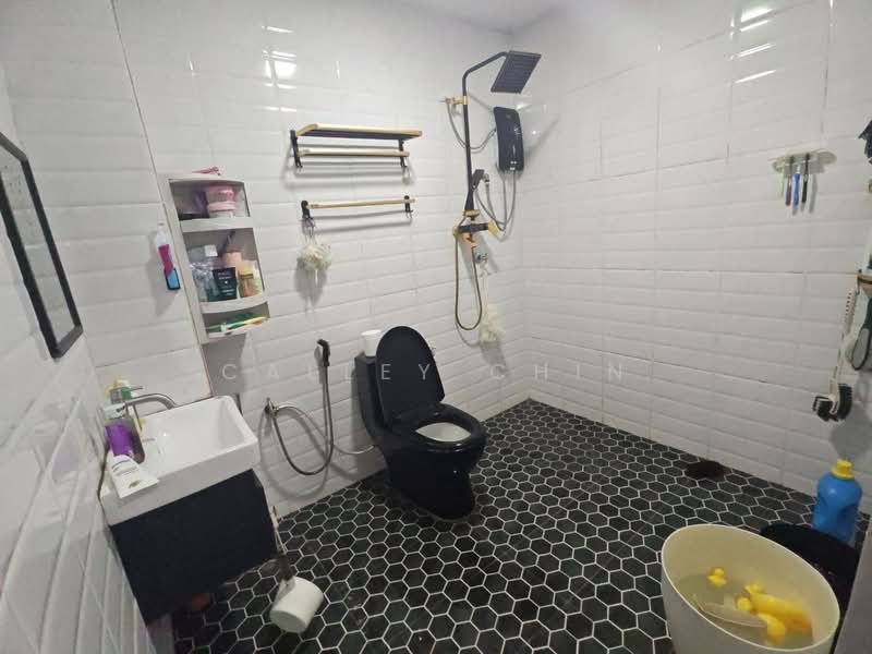 2-storey Terraced House for Sale in Taman Megah Ria (Masai) - Calley Chin - Bathroom - PropertyGuru.com.my