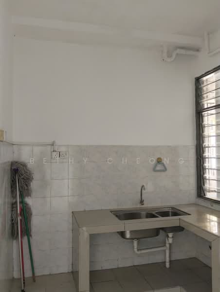 Pangsapuri untuk Disewa di Pangsapuri Lagoon Perdana - Bethy Cheong - Kitchen - PropertyGuru.com.my