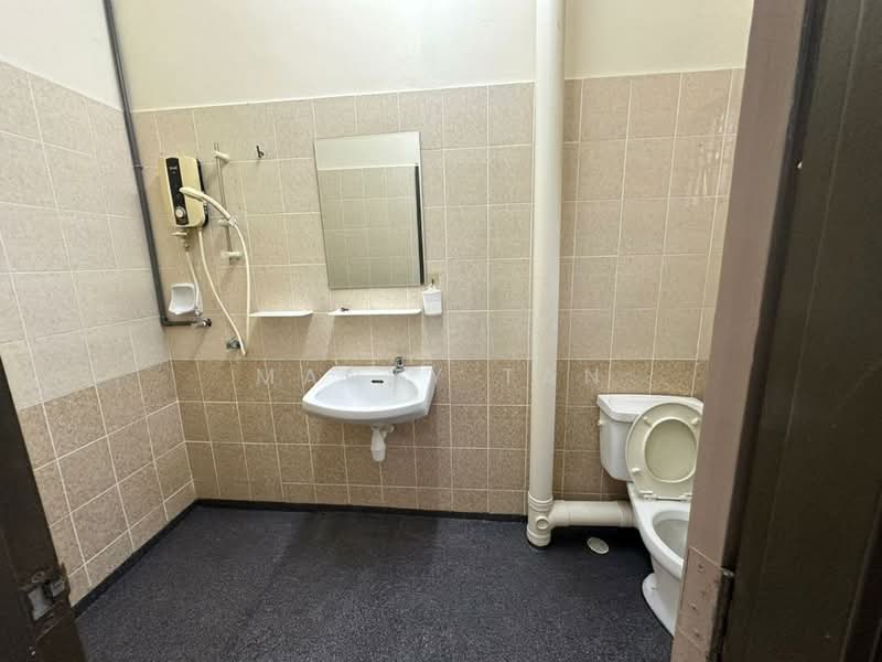 2-storey Terraced House for Sale in Taman Seri Murni (Butterworth) - Mandy Tan - Bathroom - PropertyGuru.com.my