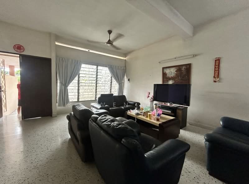 Rumah Teres 2 Tingkat untuk Dijual di Pulau Tikus (Penang) - Steven Hng - Living Room - PropertyGuru.com.my