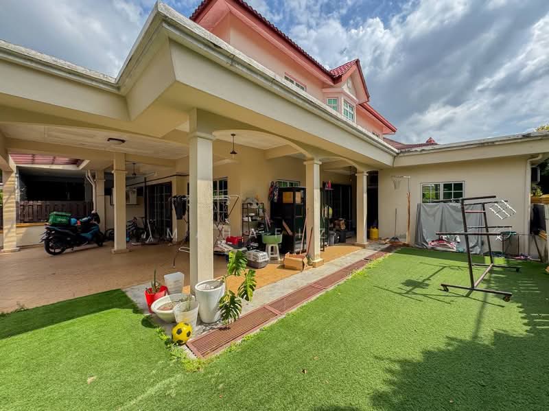2-storey Terraced House for Sale in Seksyen 9 (Bangi) - Mahafiz . - Exterior - PropertyGuru.com.my