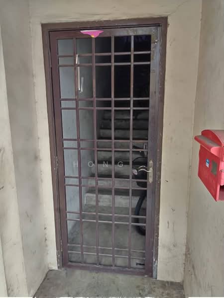 Kedai untuk Disewa di Taman Desa Cemerlang (Ulu Tiram) - Hong . - Entrance - PropertyGuru.com.my