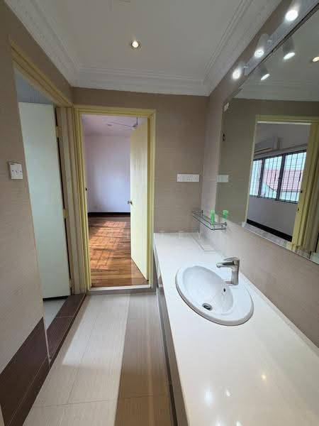 Bungalow House for Rent in Taman Tun Dr Ismail (Kuala Lumpur) - YL Tey - Bathroom - PropertyGuru.com.my