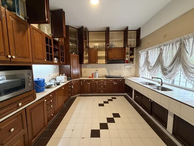 Bungalow House for Rent in Taman Tun Dr Ismail (Kuala Lumpur) - YL Tey - Kitchen - PropertyGuru.com.my